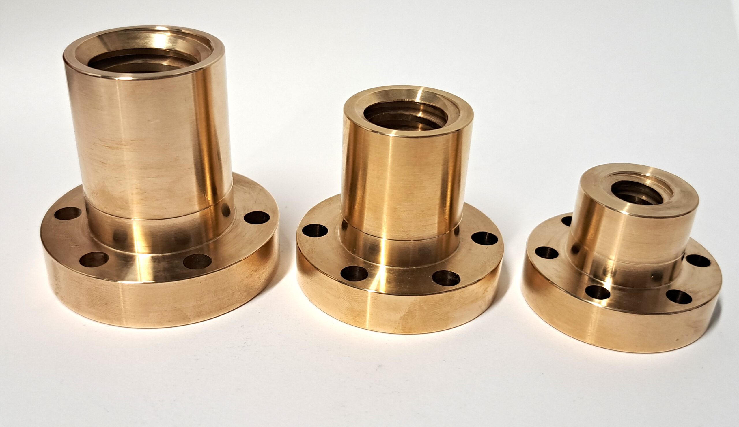 Trapezoidal threaded flang nuts